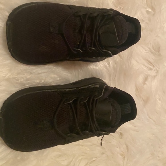 infant sneakers size 5